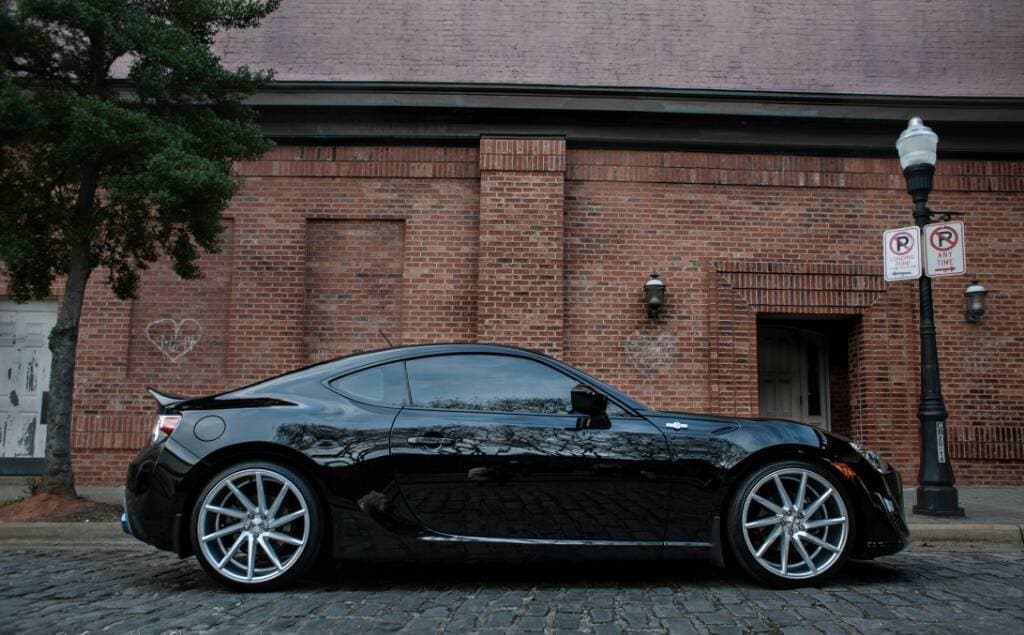 Alu kola Racing Line XF099 7.5x17 5x114.3 ET42 stříbrná, BMW WheelsUp