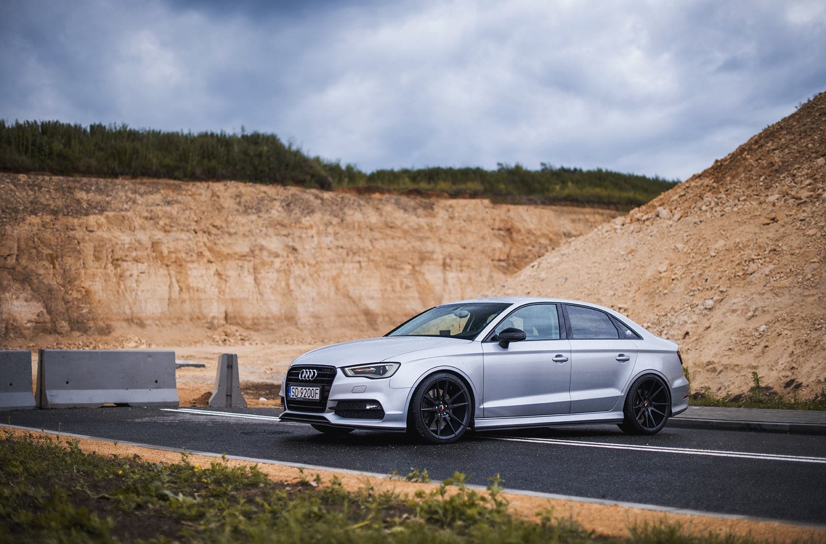 Alu kola Japan Racing JR21 20x8,5 ET30 5x120 Glossy Black WheelsUp