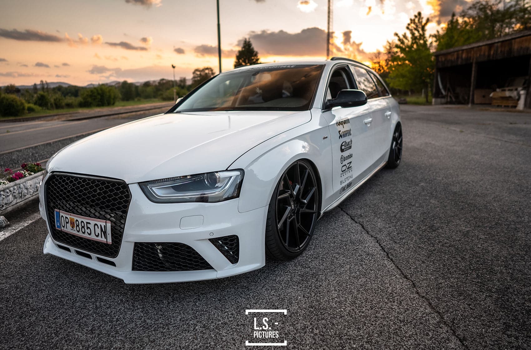 Alu kola Japan Racing JR33 20x9 ET40-48 5H BLANK Gloss Black WheelsUp