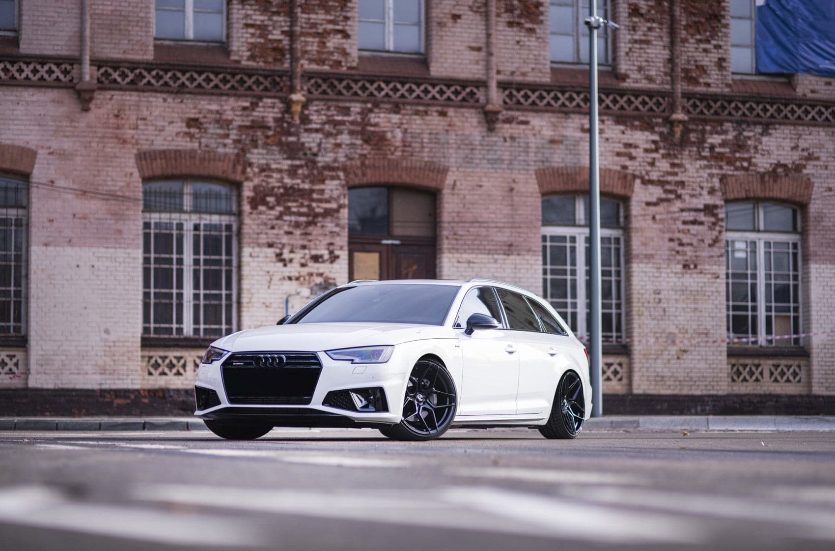 Alu kola Japan Racing JR34 19x9,5 ET20-40 5H BLANK Gloss Black WheelsUp