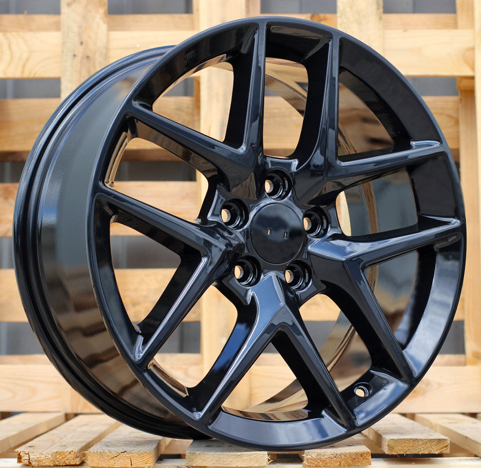 Alu kola Racing Line B1012 8x18 5x114.3 ET50 černá, Honda WheelsUp