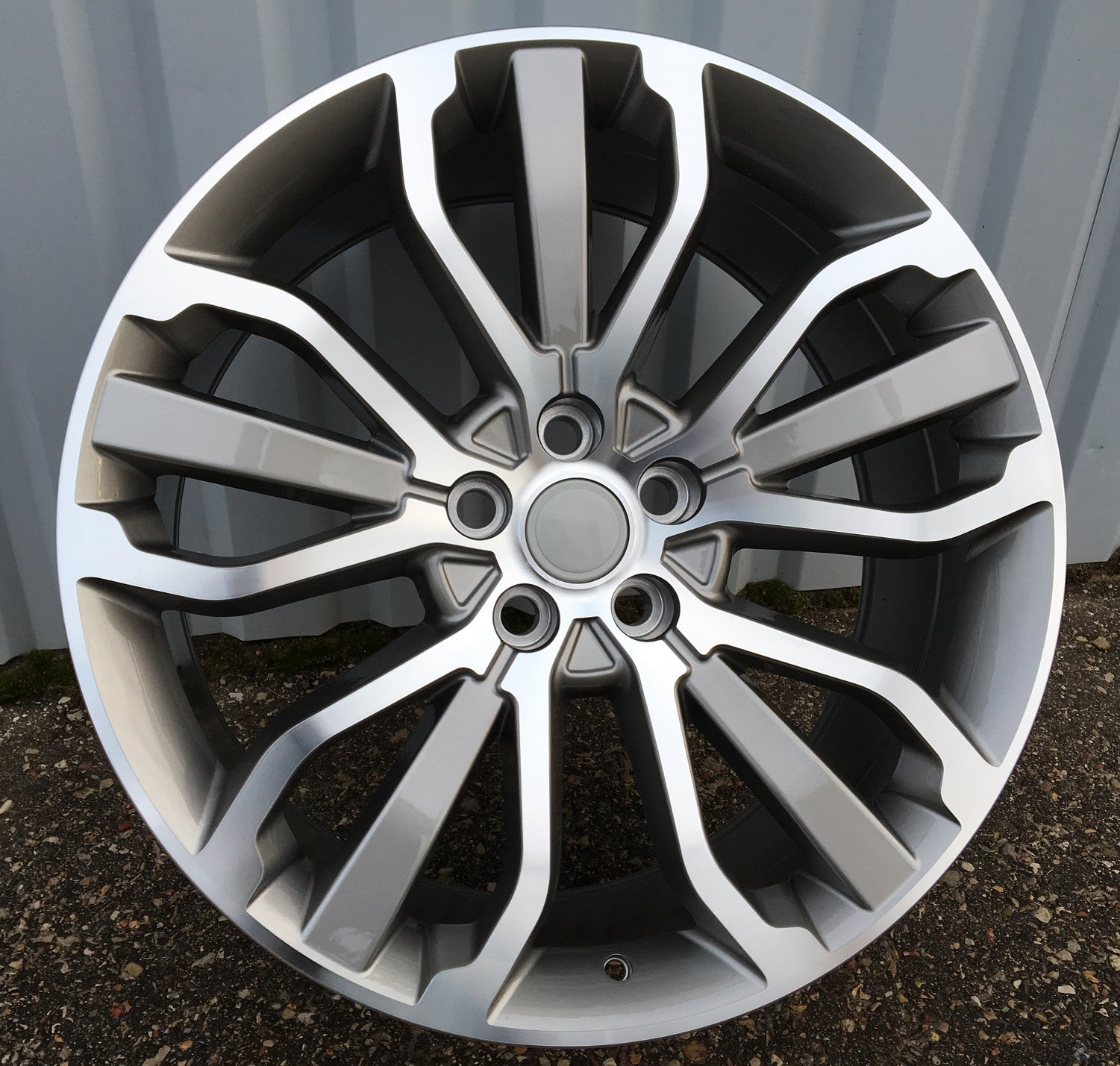 Alu kola Racing Line B1027 9.5x20 5x120 ET45 šedá, Land Rover WheelsUp