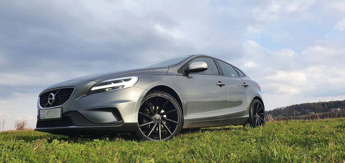 Alu kola Racing Line B1058 8.5x20 5x108 ET40 černá, BMW WheelsUp