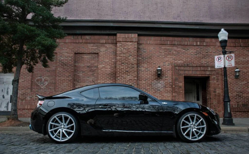 Alu kola Racing Line B1058 8.5x20 5x120 ET33 stříbrná, BMW WheelsUp