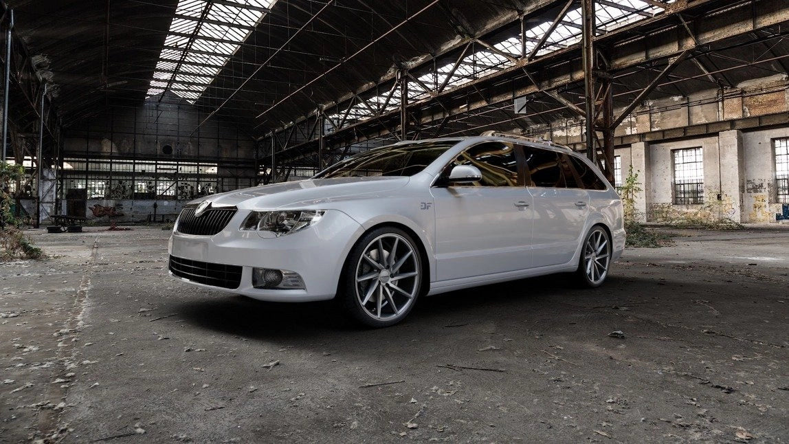 Alu kola Racing Line B1058 8.5x20 5x120 ET33 stříbrná, BMW WheelsUp