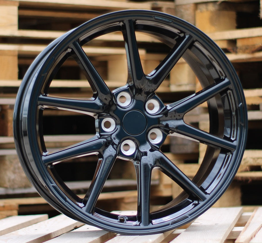Alu kola Racing Line B1503 8.5x18 5x114.3 ET40, černá WheelsUp
