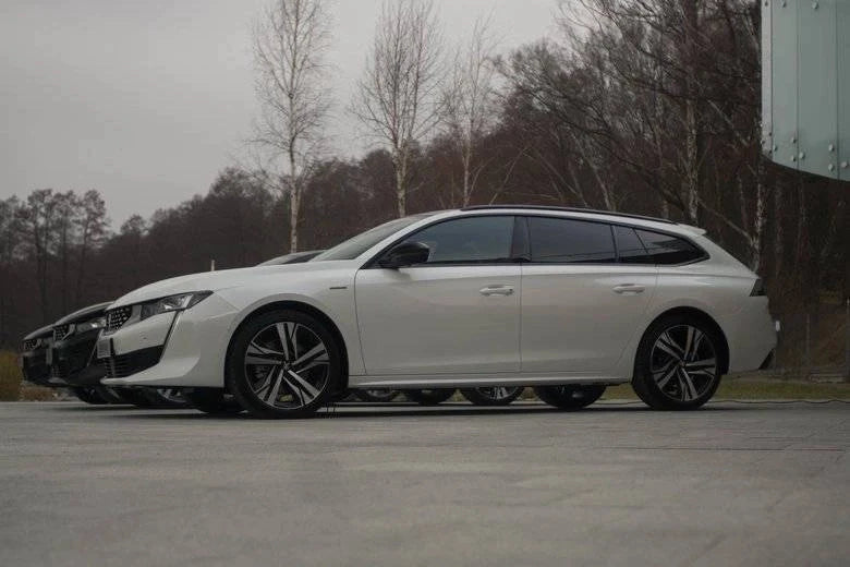 Alu kola Racing Line B5850 6.5x16 5x108 ET47 černá, Citroen WheelsUp