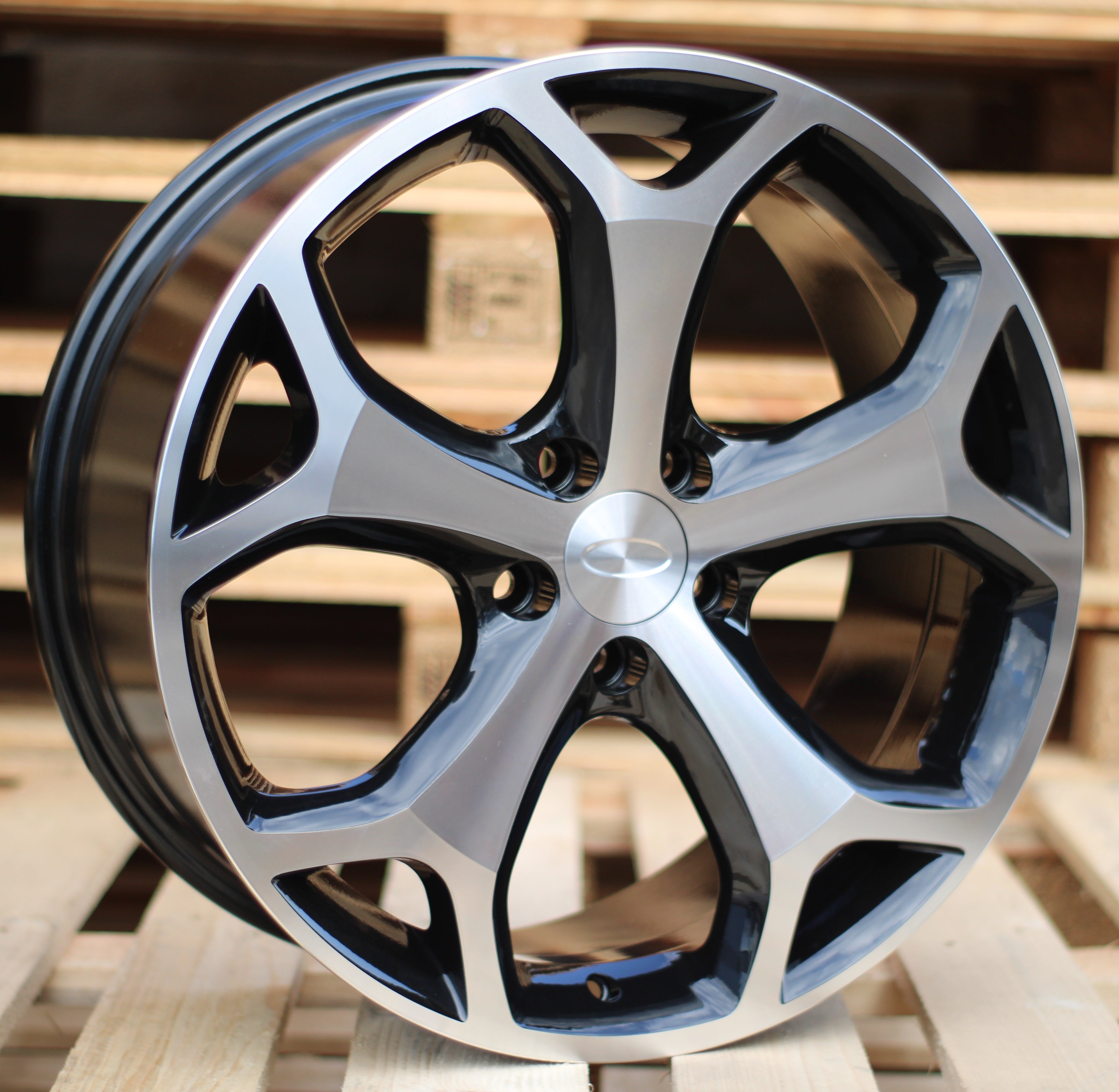 Alu kola Racing Line BK386 7.5x17 5x108 ET50 černá, Ford WheelsUp