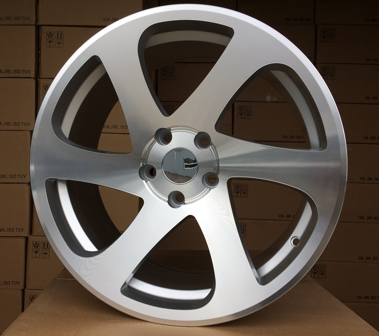 Alu kola Racing Line BK880 8x18 5x112 ET35 Polished Silver-Alu kola-WheelsUp