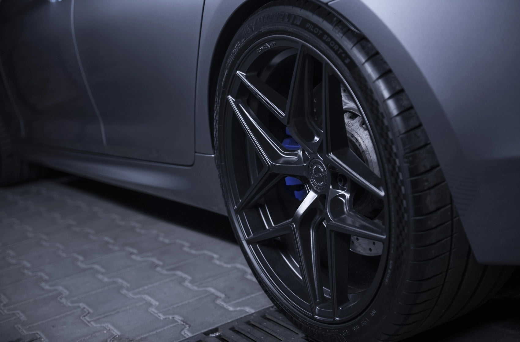 Alu kola BMW 5 Series M5 Concaver CVR2 Carbon Graphite 761 1122