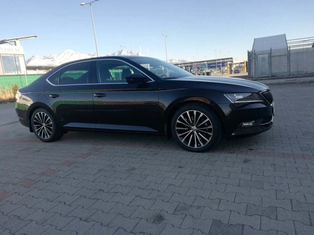 Alu kola pro Škoda F1526 8x18 5x112 ET44 57.1 Black Polished | Wheelsup.cz