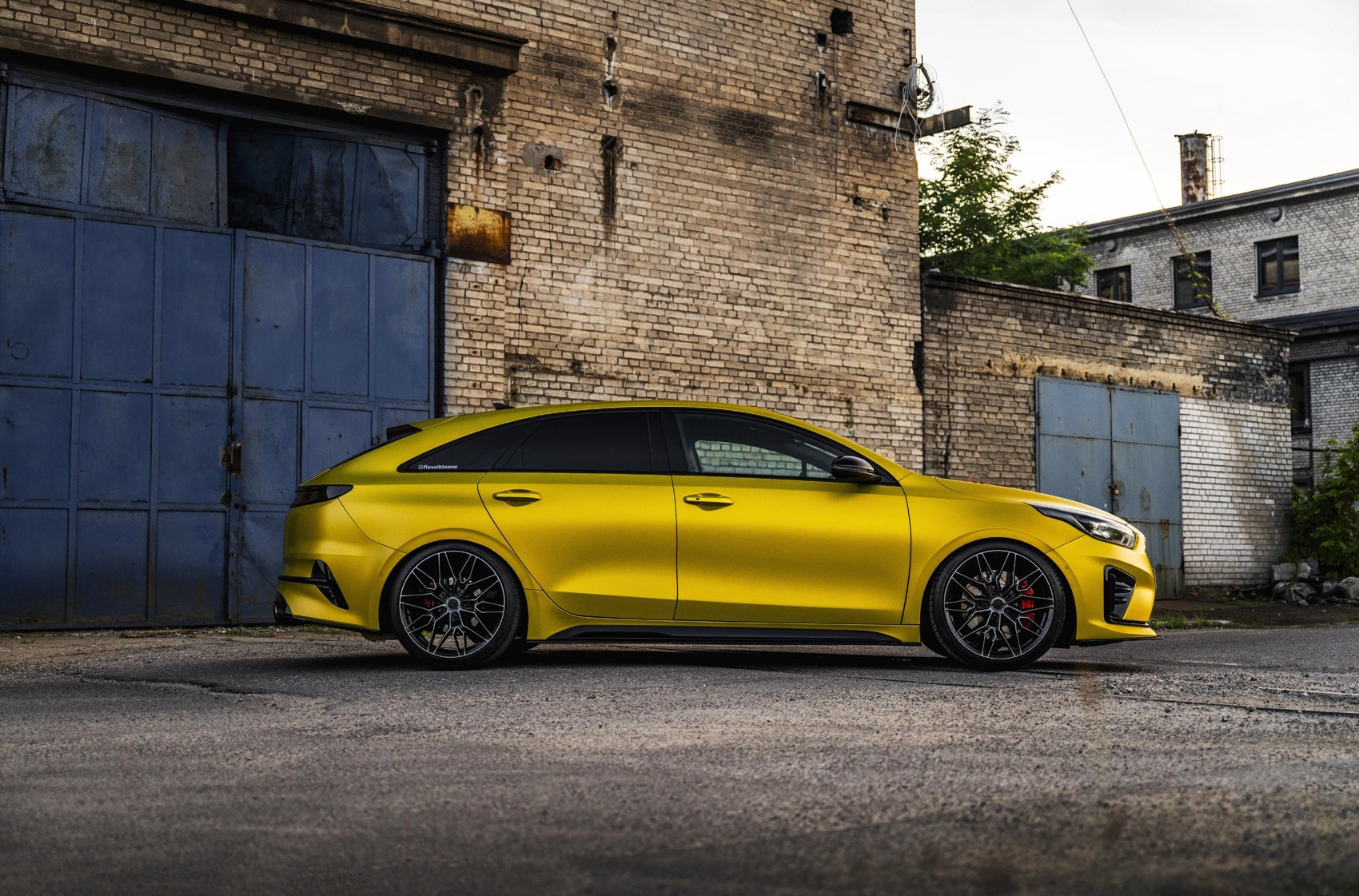 Kia Proceed Concaver CVR6 Double Tinted Black 1232 13218.webp