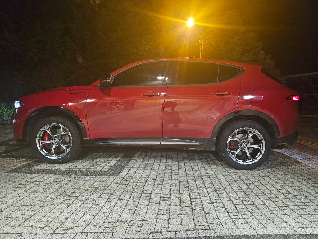 Alu kola pro Alfa Romeo L1664 8x18 5x110 ET33 65.1 Hyper Black | Wheelsup.cz