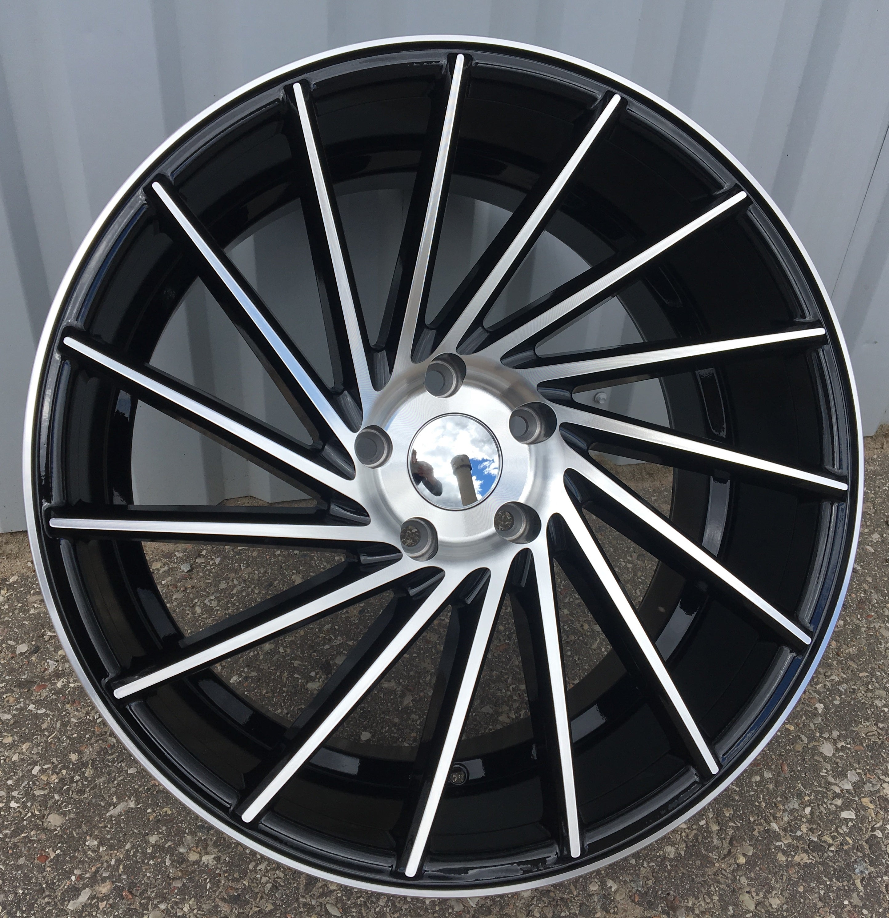 Alu kola Racing Line LU589 9.5x19 5x120 ET38 černá, BMW WheelsUp