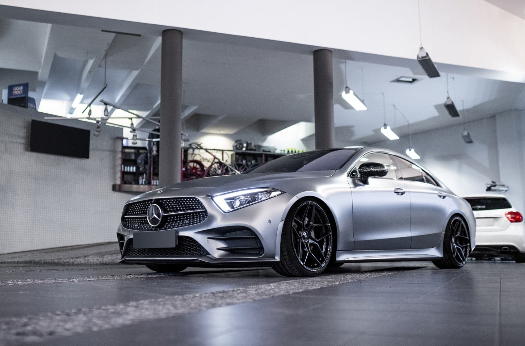 Alu kola Japan Racing JR34 20x9 ET35 5x120 Gloss Black WheelsUp