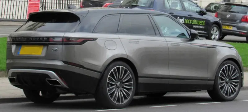 Alu kola pro Land Rover XE136 9.5x22 5x108 ET45 63.4 Black Polished | Wheelsup.cz