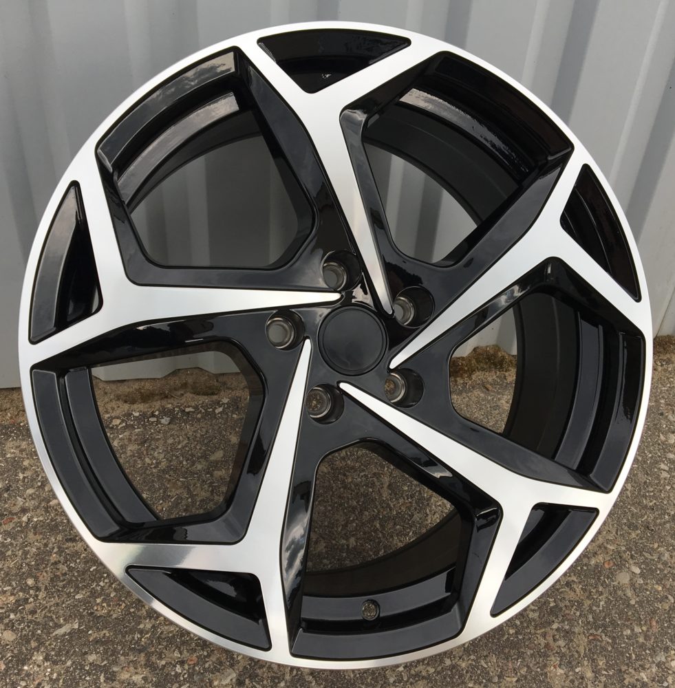 Alu kola pro Volkswagen XE182 8x18 5x112 ET44 57.1 černá