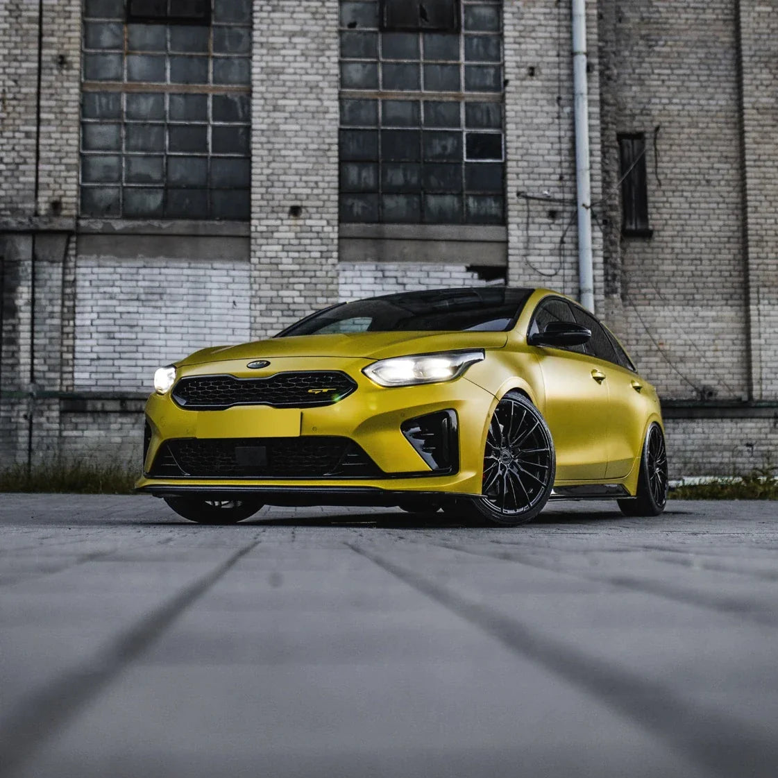 Alu kola Kia Proceed Concaver CVR7 Platinum Black