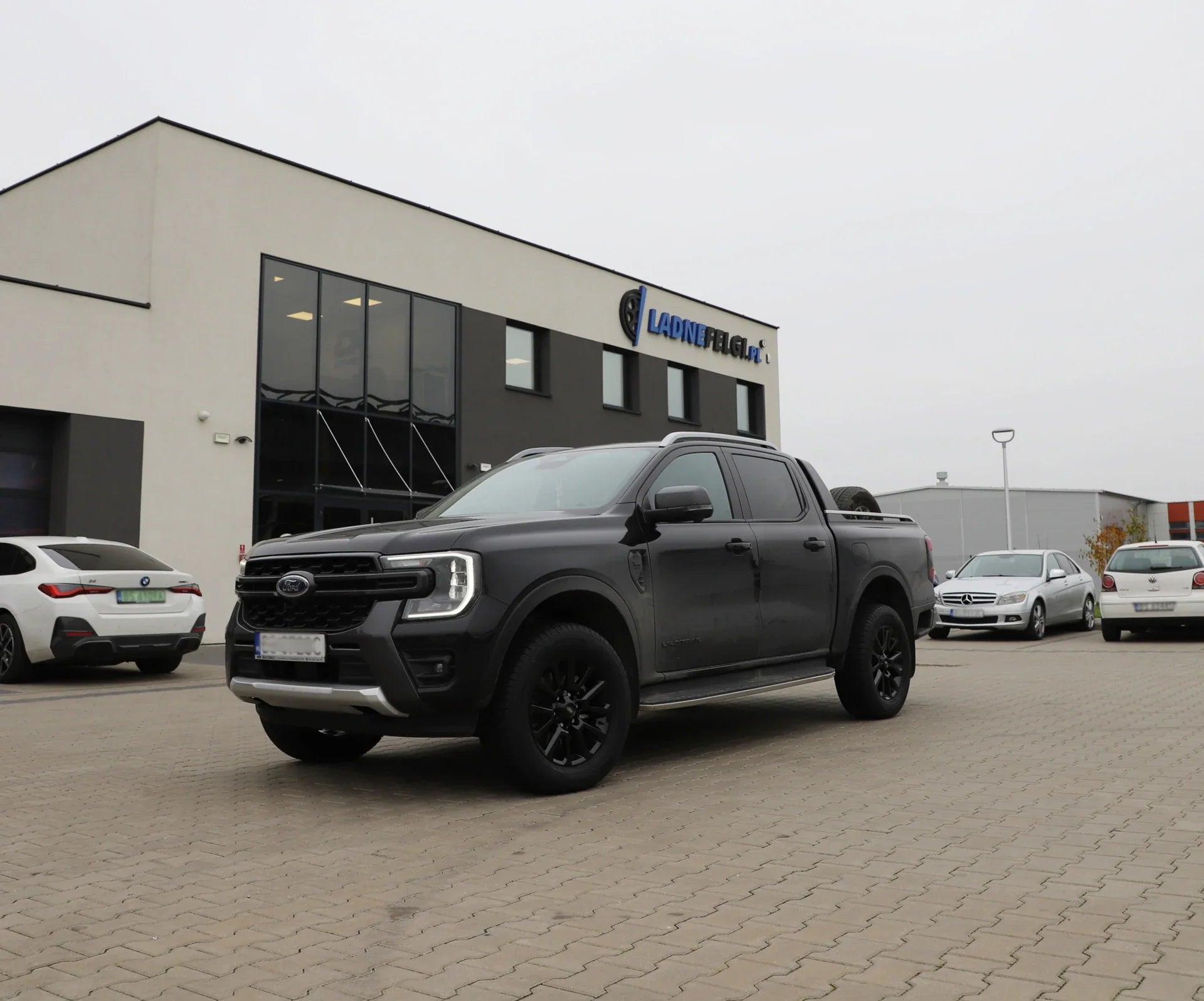 Alu kola pro Toyota B1072 7.5x18 6x139.7 ET25 106.1 Black | Wheelsup.cz