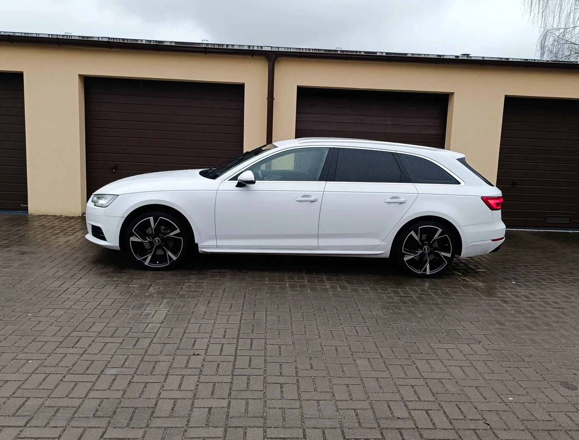 Alu kola pro Audi B1571 8x18 5x112 ET35 66.6 Black Polished | Wheelsup.cz