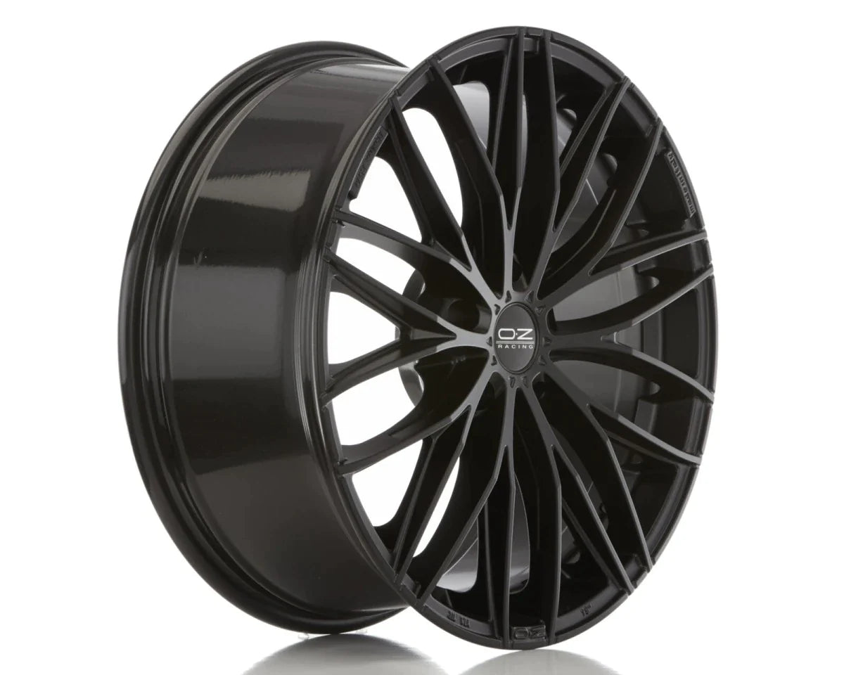 Alu kola OZ ITALIA 150 8x19 ET48 5x112 75 Matt Black