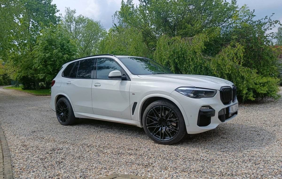 Alu kola pro BMW B5771 9.5x22 5x112 ET37 66.6 černá – na voze 1
