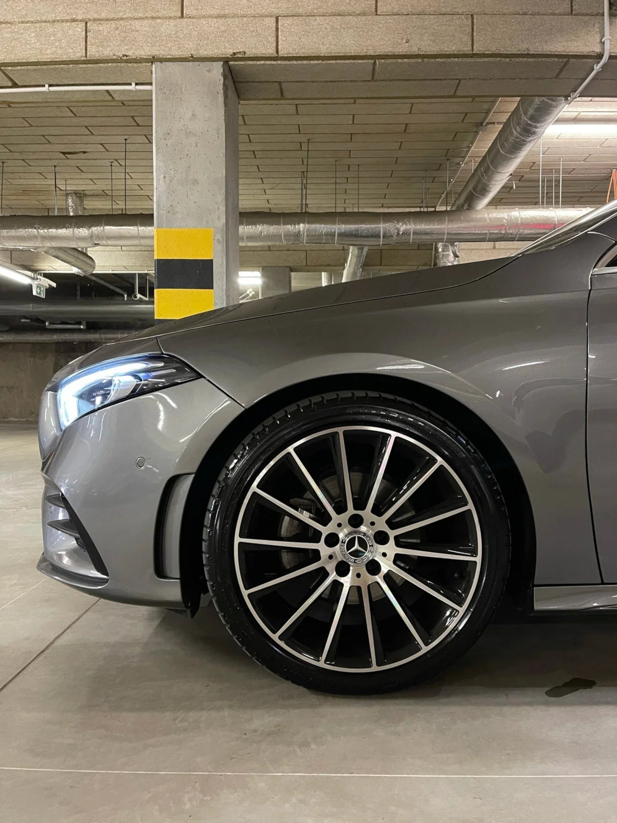 Alu kola pro Mercedes B1048 9.5x18 5x112 ET35 66.6 černá – na voze 7