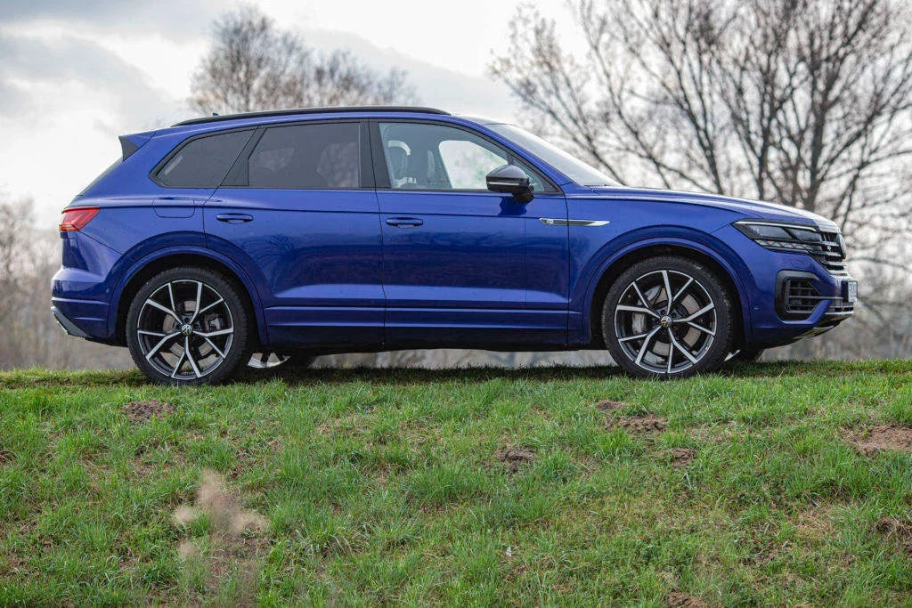 Alu kola pro Volkswagen B5801 8x19 5x112 ET28 66.6 černá – na voze 5
