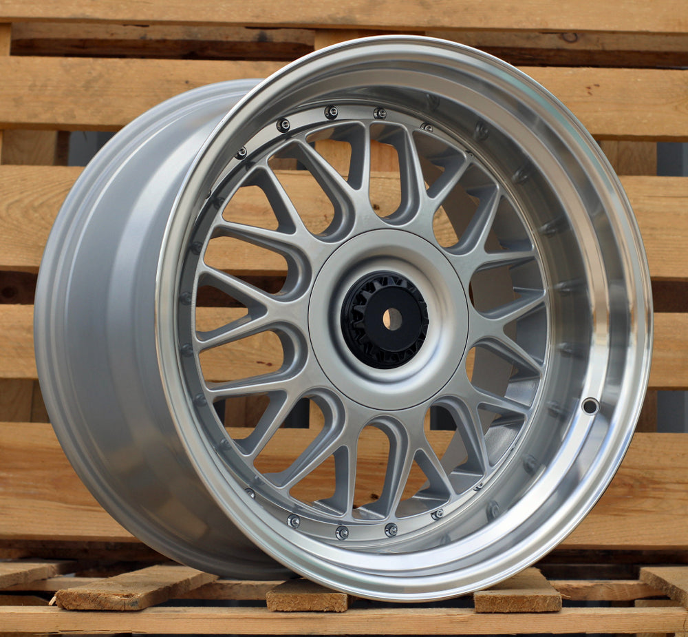 Alu kola pro BMW XE244 9.5x19 5x120 ET35 72.6 Silver & Polished Lip