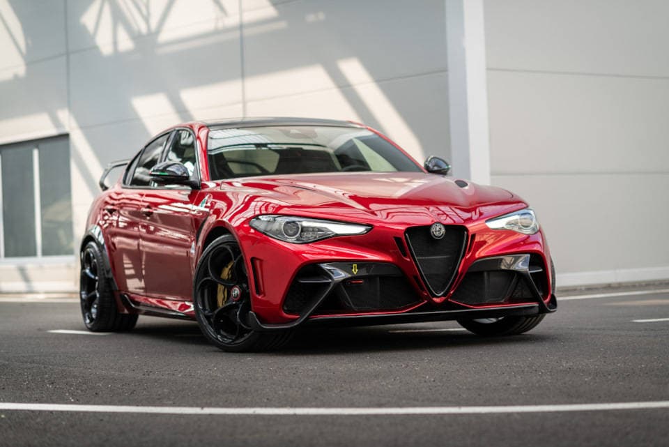Alu kola Racing Line L1664 8.5x20 5x110 ET31 černá, Alfa Romeo WheelsUp