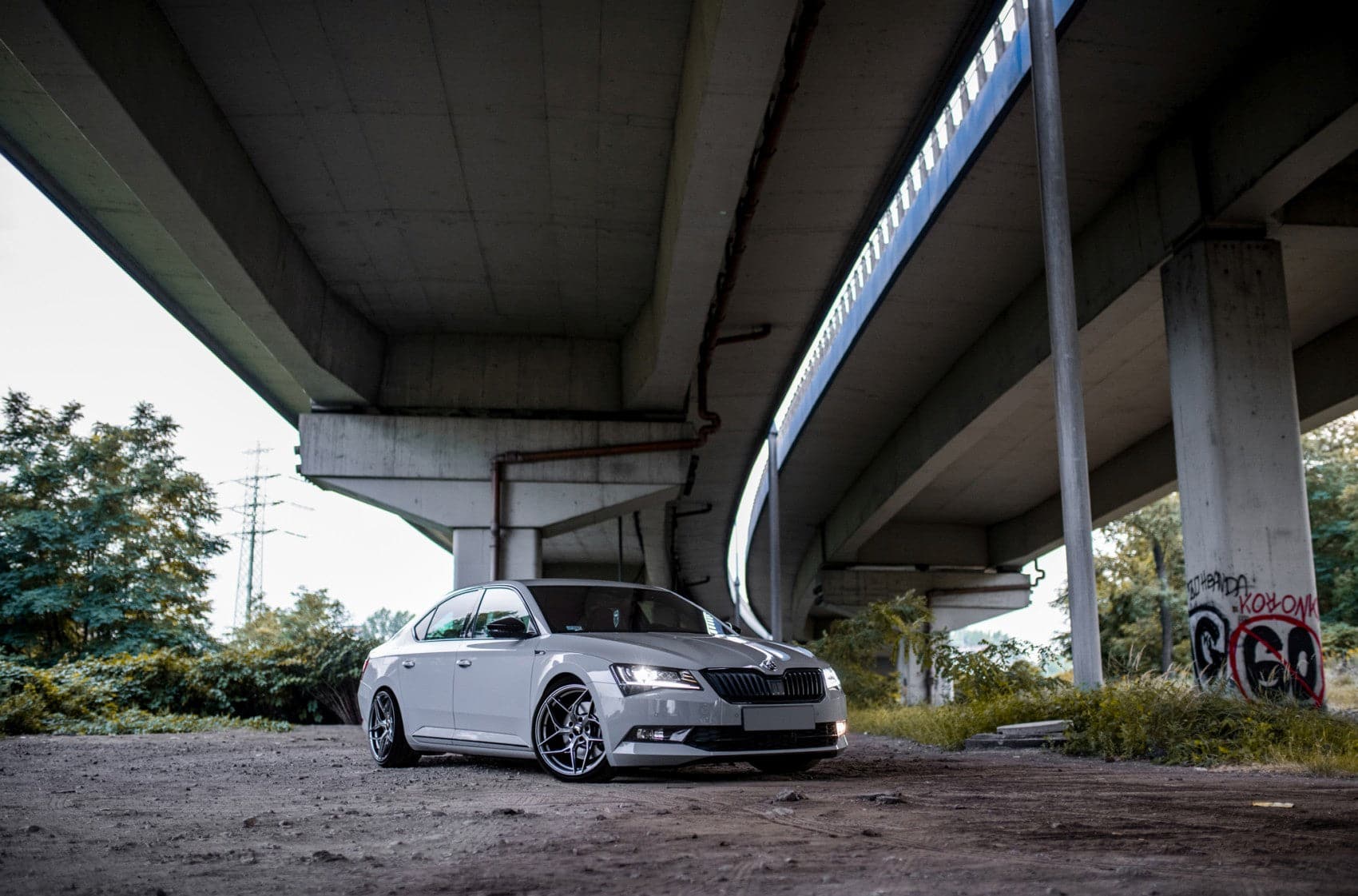 Alu kola Japan Racing JR35 19x8,5 ET45 5x112 Hyper Black WheelsUp