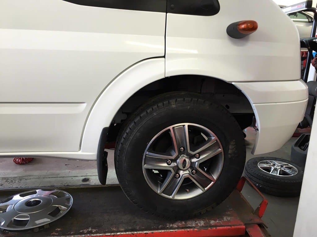 Alu kola Racing Line BK473 6.5x15 5x160 ET58 stříbrná, Ford WheelsUp