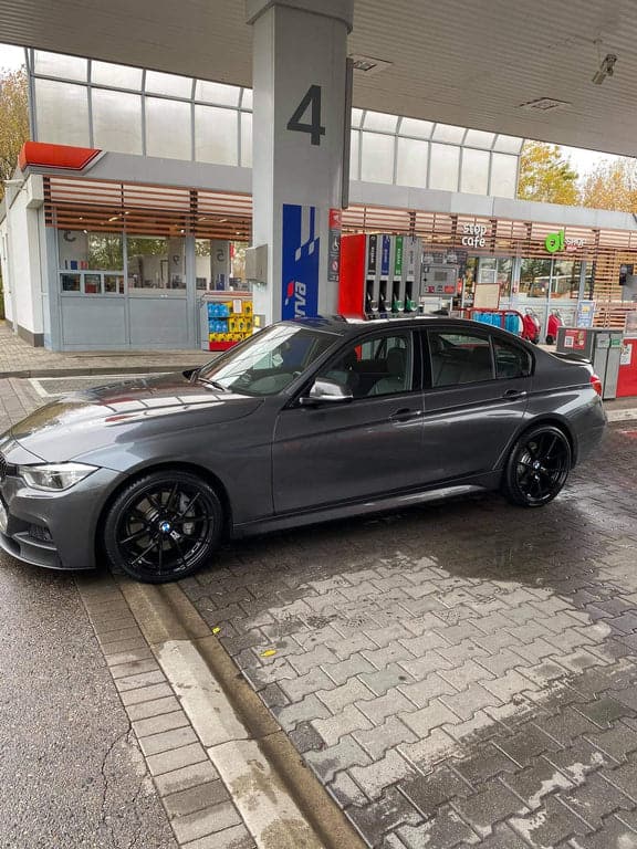 Alu kola Racing Line B1416 8x18 5x120 ET40 černá, BMW WheelsUp