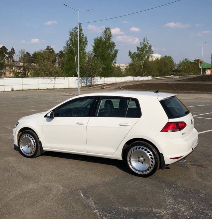 Alu kola Racing Line B1329 8.5x19 5x112 ET35 stříbrná, BMW WheelsUp