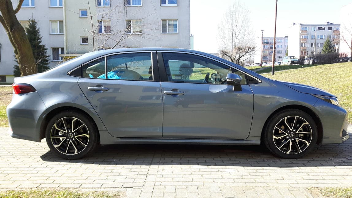 Alu kola Racing Line B5463 7.5x18 5x114.3 ET40, černá WheelsUp