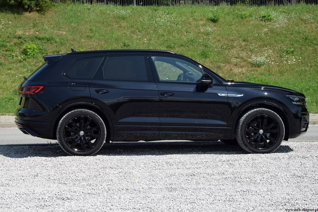 Alu kola Racing Line B5333 9x21 5x112 ET31 černá, Volkswagen Touareg WheelsUp