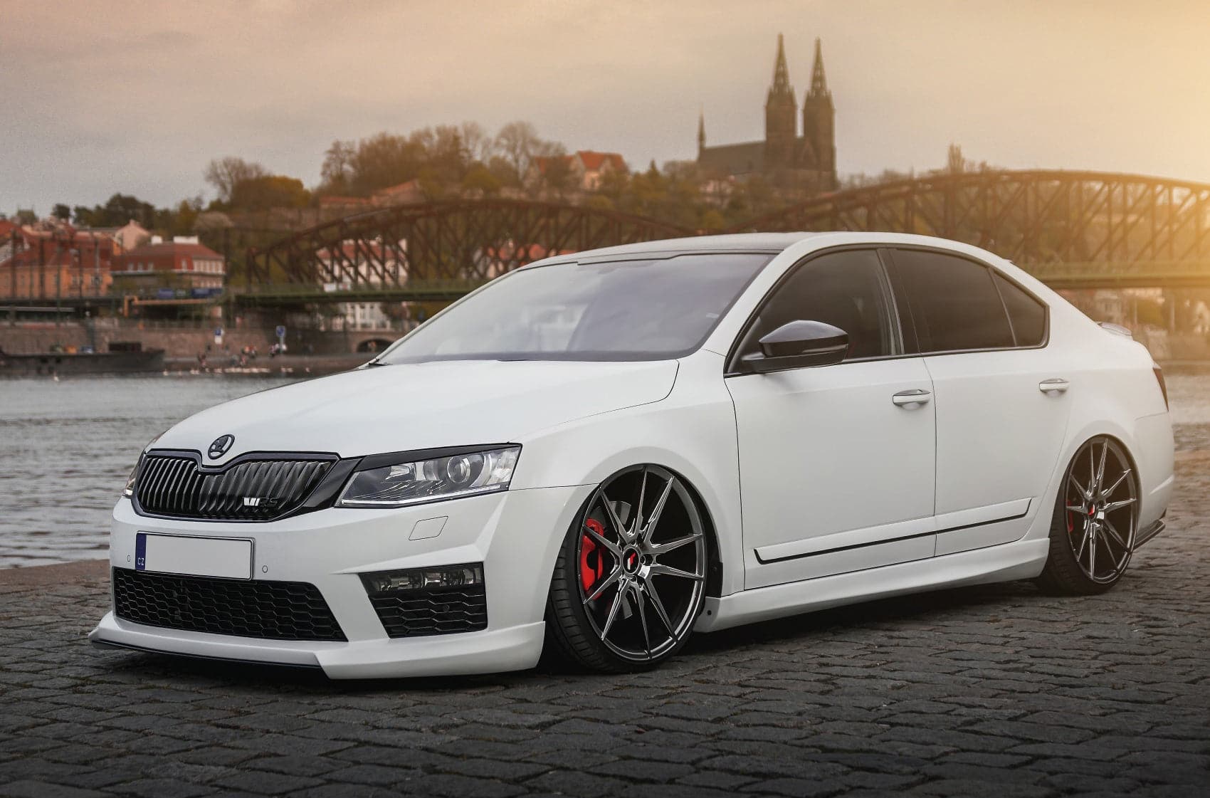 Alu kola Japan Racing JR21 18x9,5 ET30-40 4H BLANK Hyper Black WheelsUp