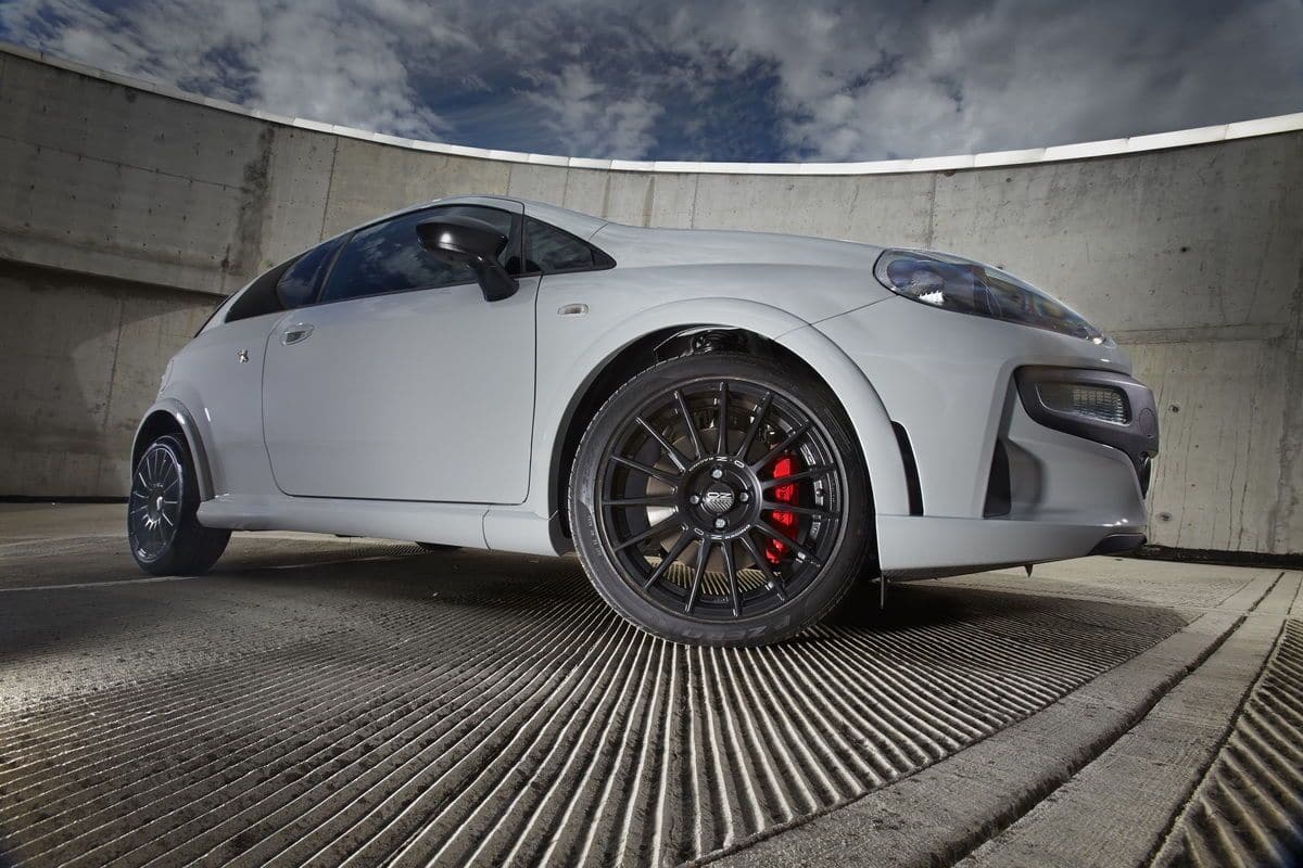 Alu kola OZ SUPERTURISMO LM 8,5x19 5x112 ET44 75 černá WheelsUp