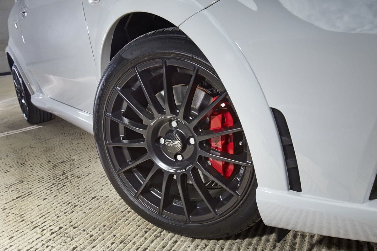 Alu kola OZ SUPERTURISMO LM 8,5x19 5x112 ET44 75 černá WheelsUp