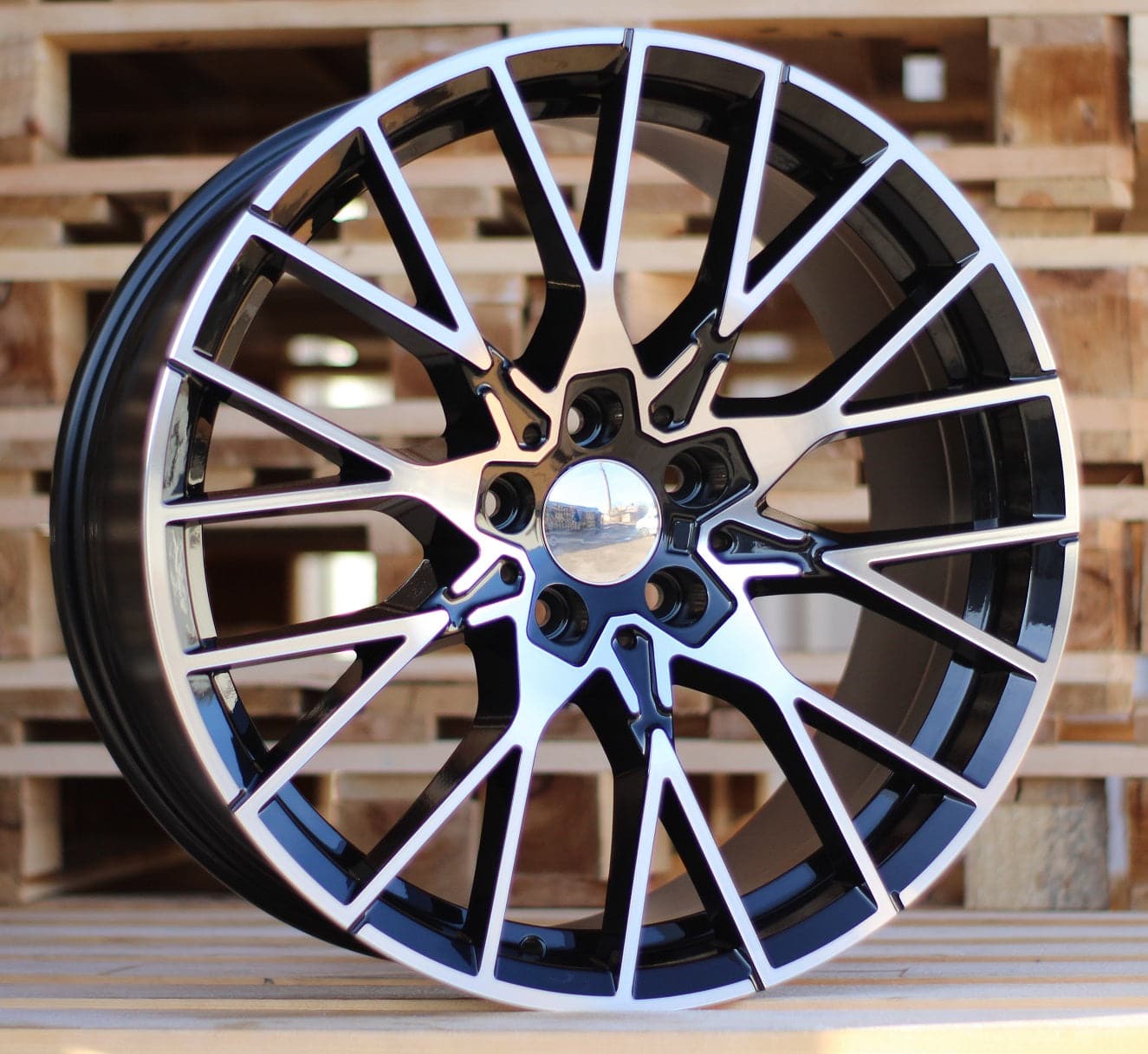 Alu kola Racing Line A5479 8x18 5x120 ET40, černá WheelsUp