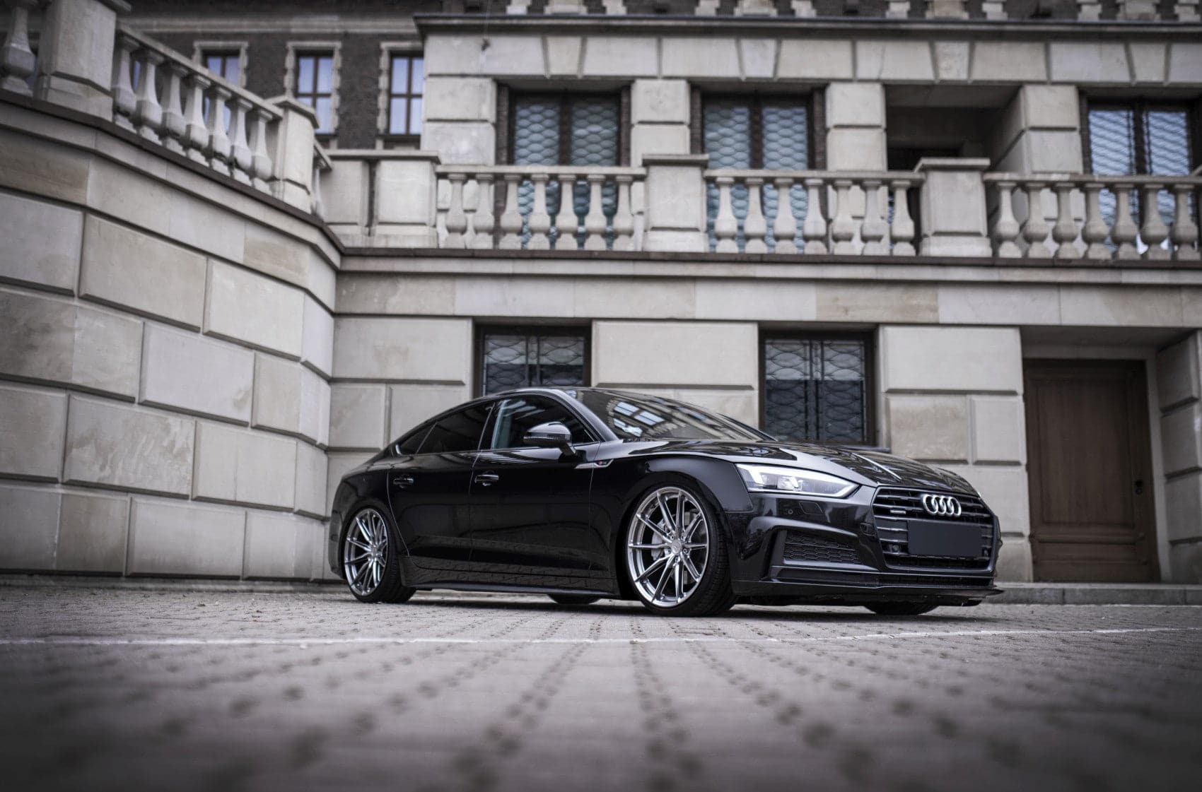 Alu kola Japan Racing JR37 18x8 ET35 5x120 Hyper Black WheelsUp