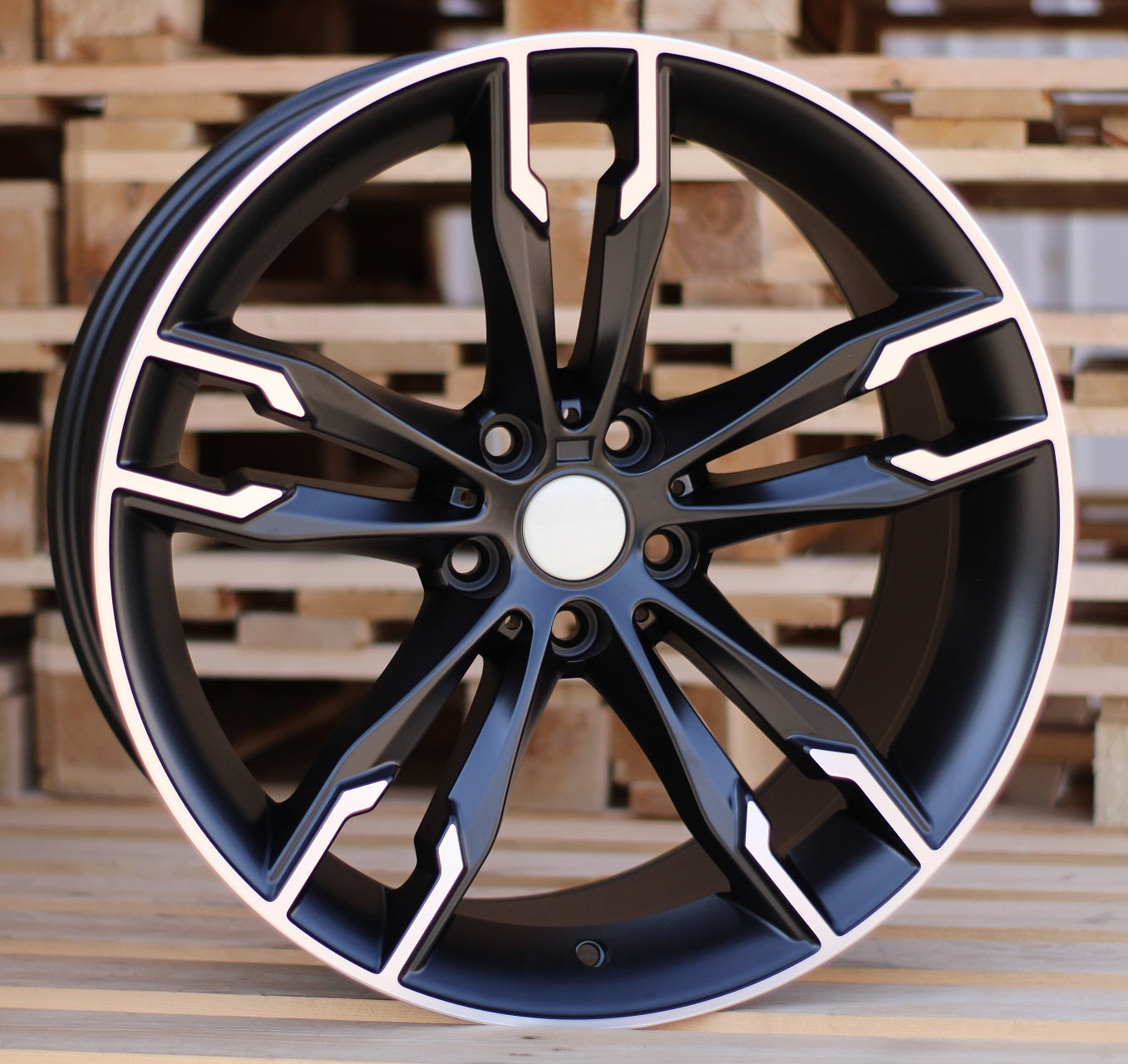 Alu kola Racing Line B1257 9x18 5x120 ET38 černá, BMW WheelsUp