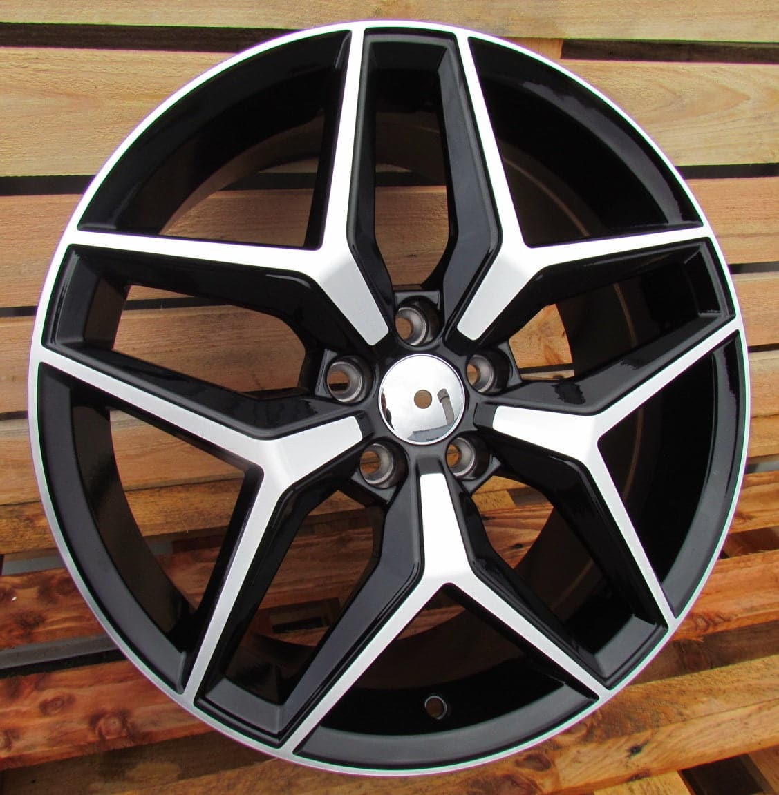 Alu kola Racing Line B5440 7.5x17 5x100 ET45 černá, Seat WheelsUp