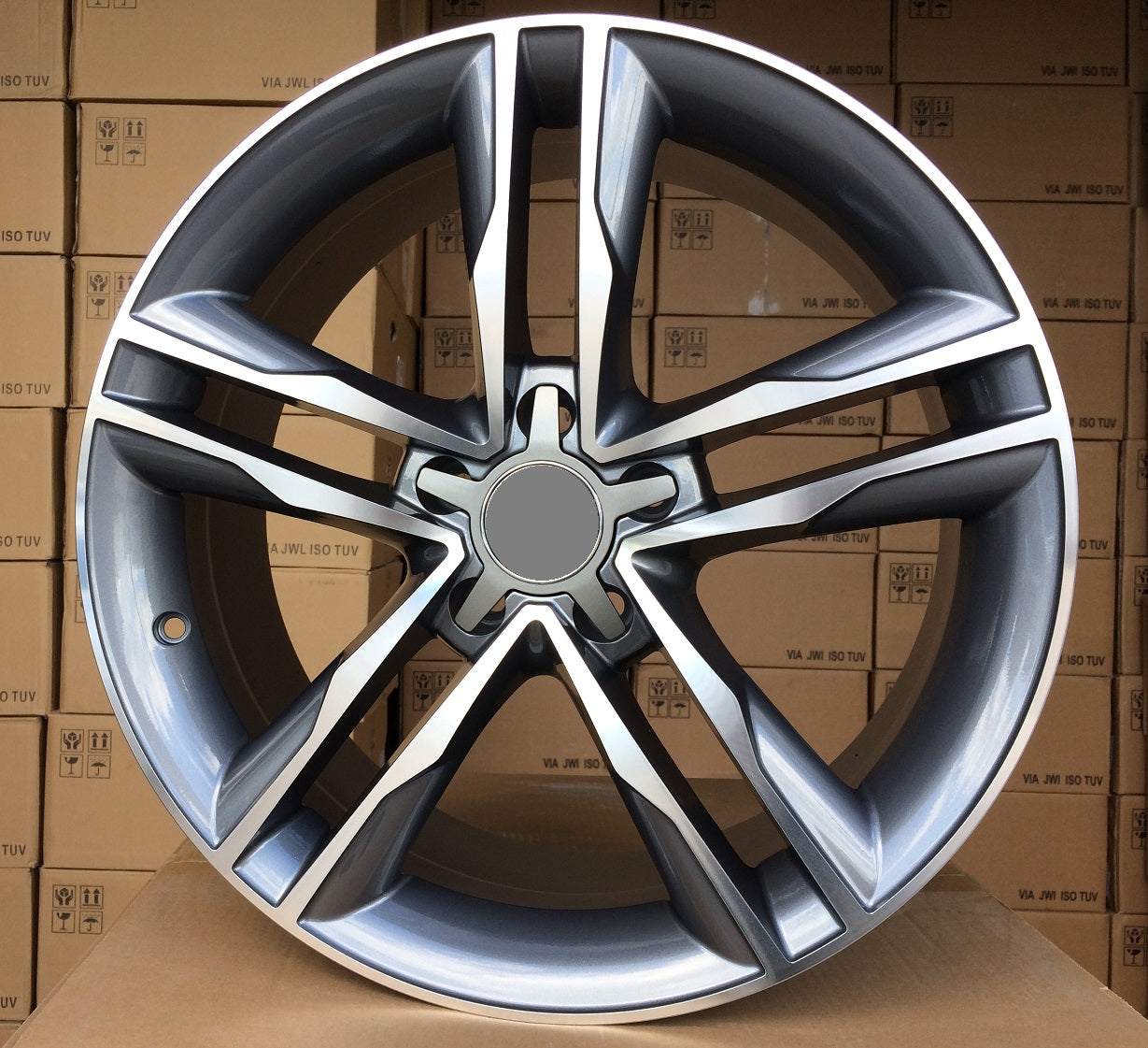 Alu kola Racing Line BK114 8x18 5x112 ET39 šedá, Audi WheelsUp