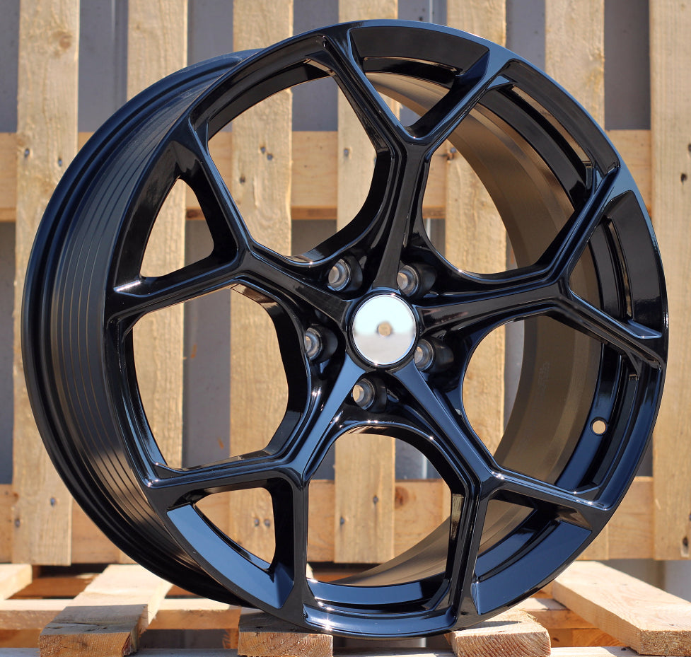 Alu kola Racing Line HE117 8.5x19 5x112 ET30, černá WheelsUp