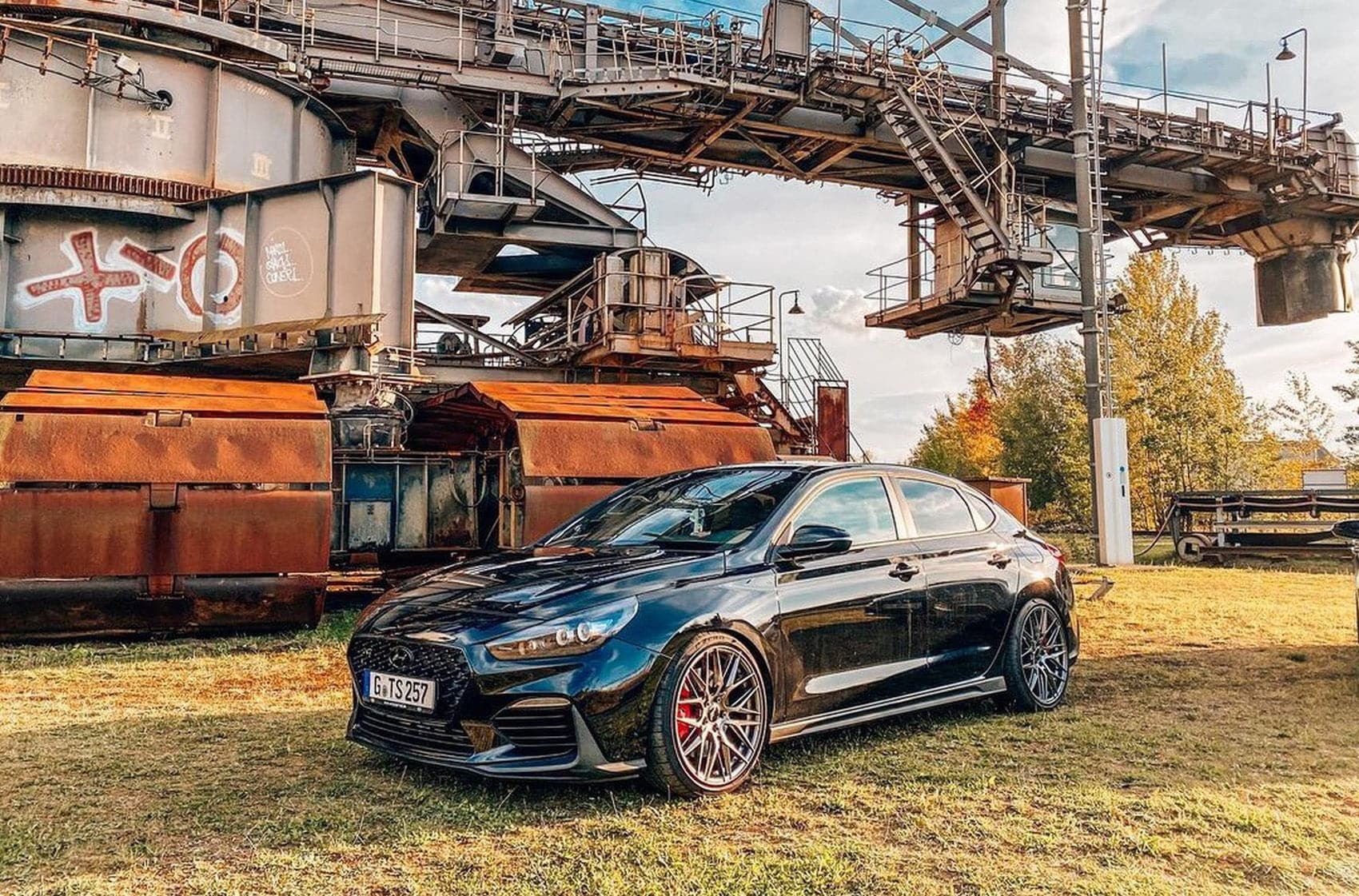 Alu kola Japan Racing JR28 21x9 ET15-45 5H BLANK Hyper Black WheelsUp