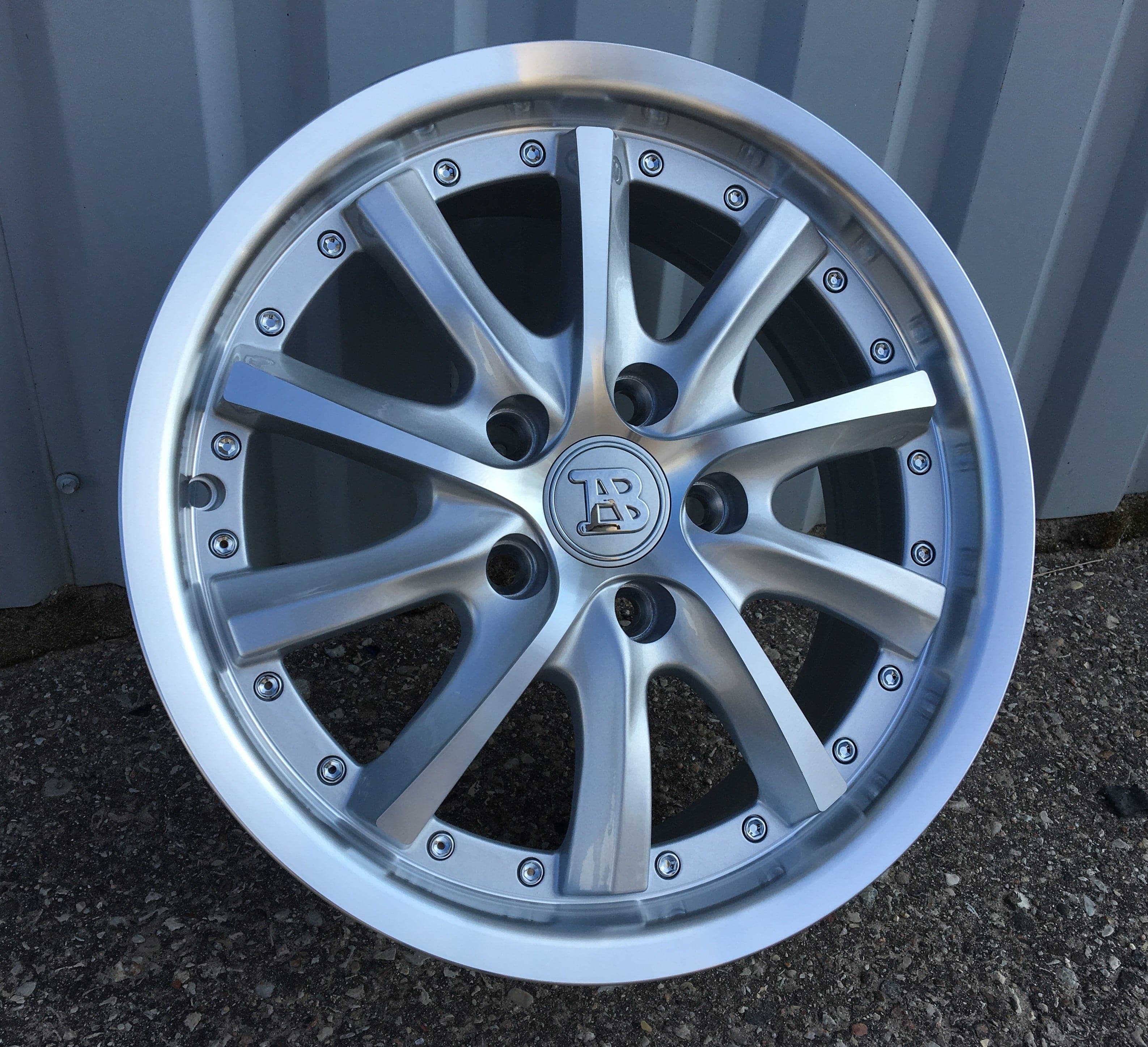 Alu kola Racing Line LU158 6.5x15 5x105 ET39 stříbrná, BMW WheelsUp