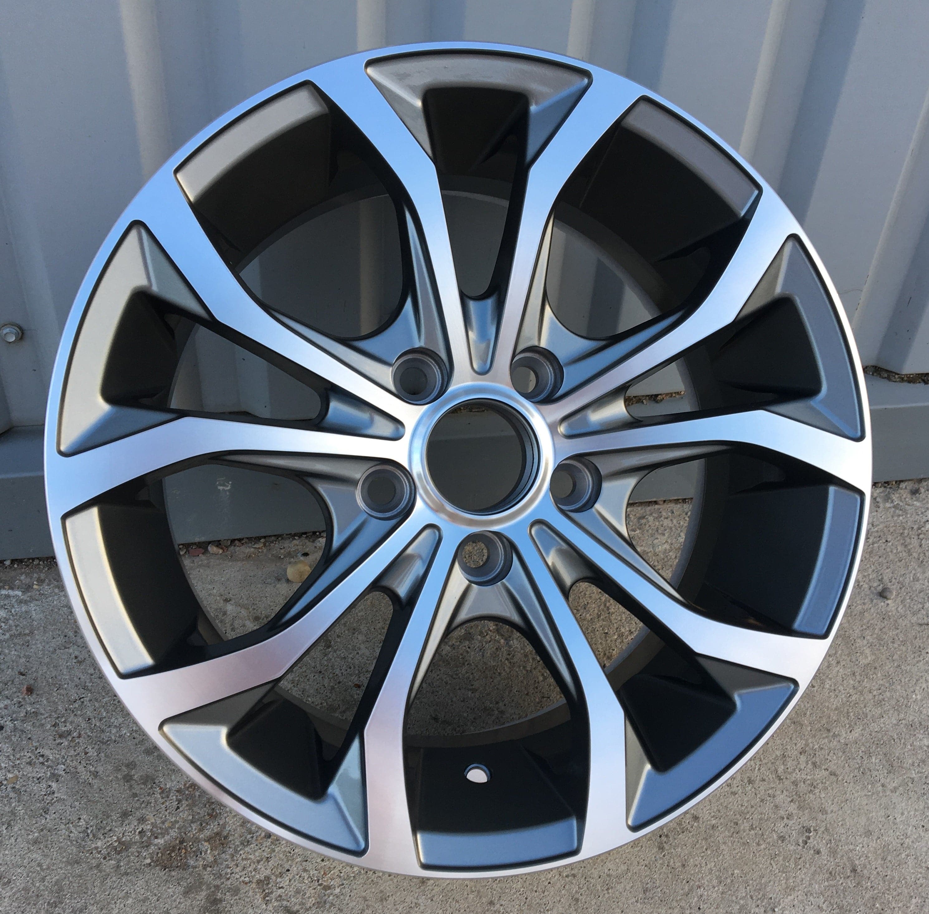 Alu kola Racing Line LU250 6.5x15 5x105 ET40 šedá, BMW WheelsUp