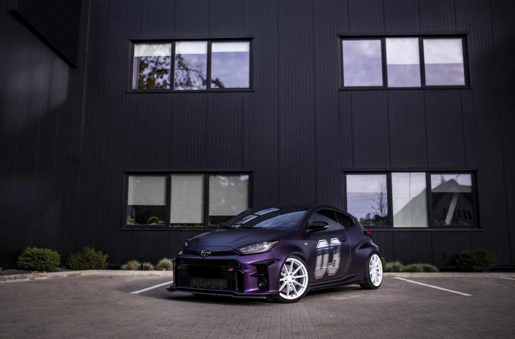 Alu kola Japan Racing SL02 18x8,5 ET20-45 5H BLANK White WheelsUp