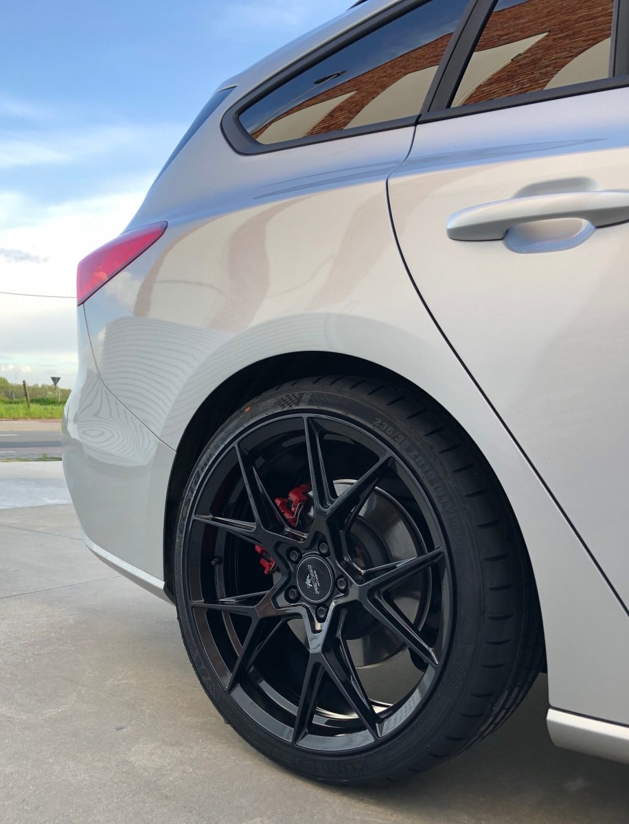 Alu kola Alu kola Forzza Oregon 8,5x19 5x108 ET45 73,1 Black Magic WheelsUp